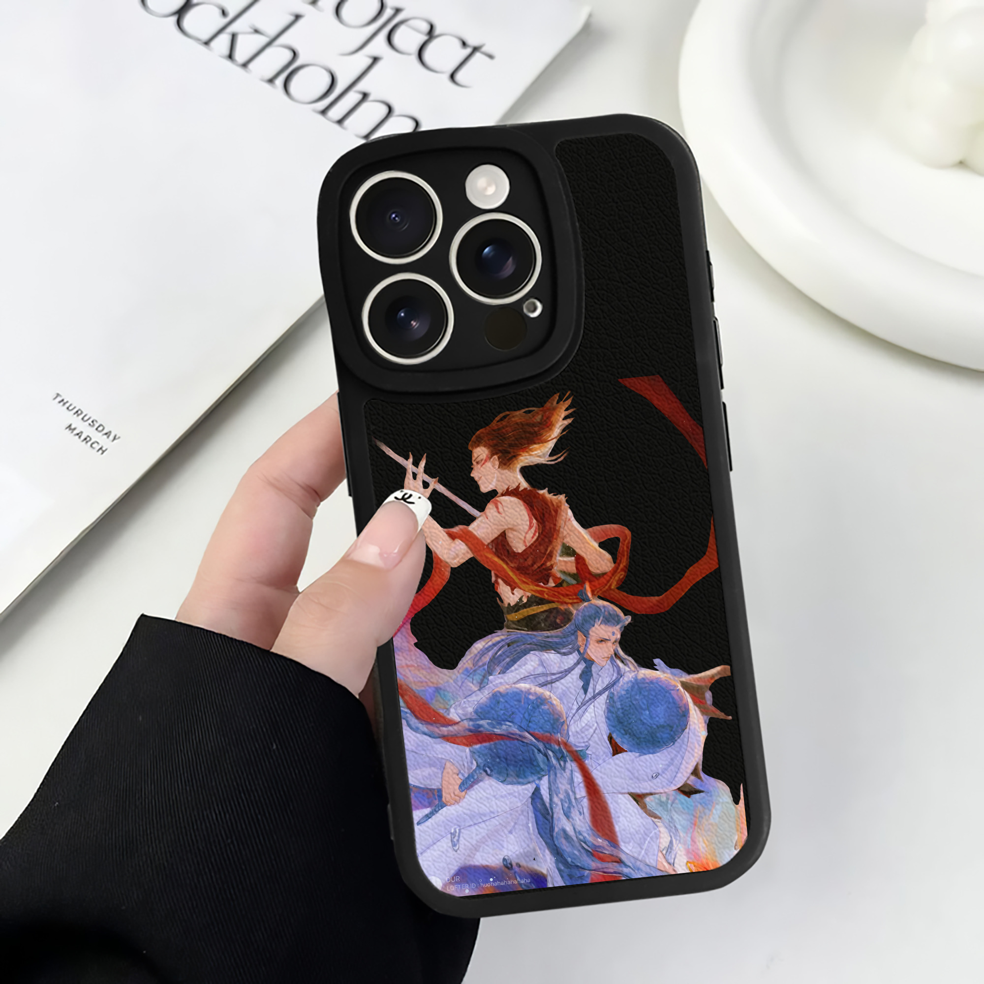 （画像用） Ne Zha 2 ナタ 魔童の大暴れ 【iPhone 16シリーズ対応】シリコンスマホケース（レザー調） 材質：シリコン